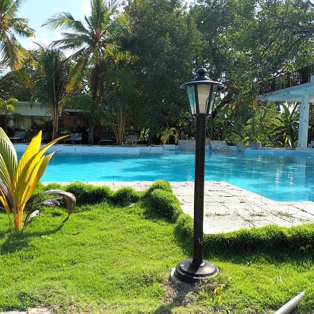 Lucky Beach Resort تريكونامالاي المظهر الخارجي الصورة
