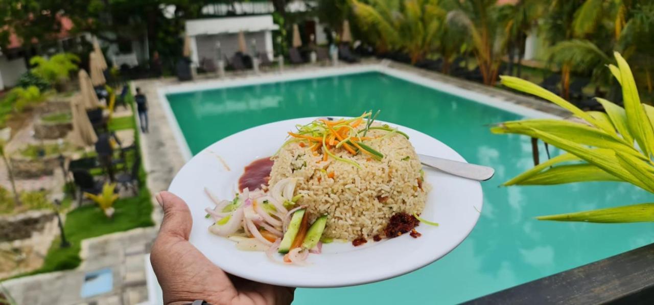 Lucky Beach Resort تريكونامالاي المظهر الخارجي الصورة