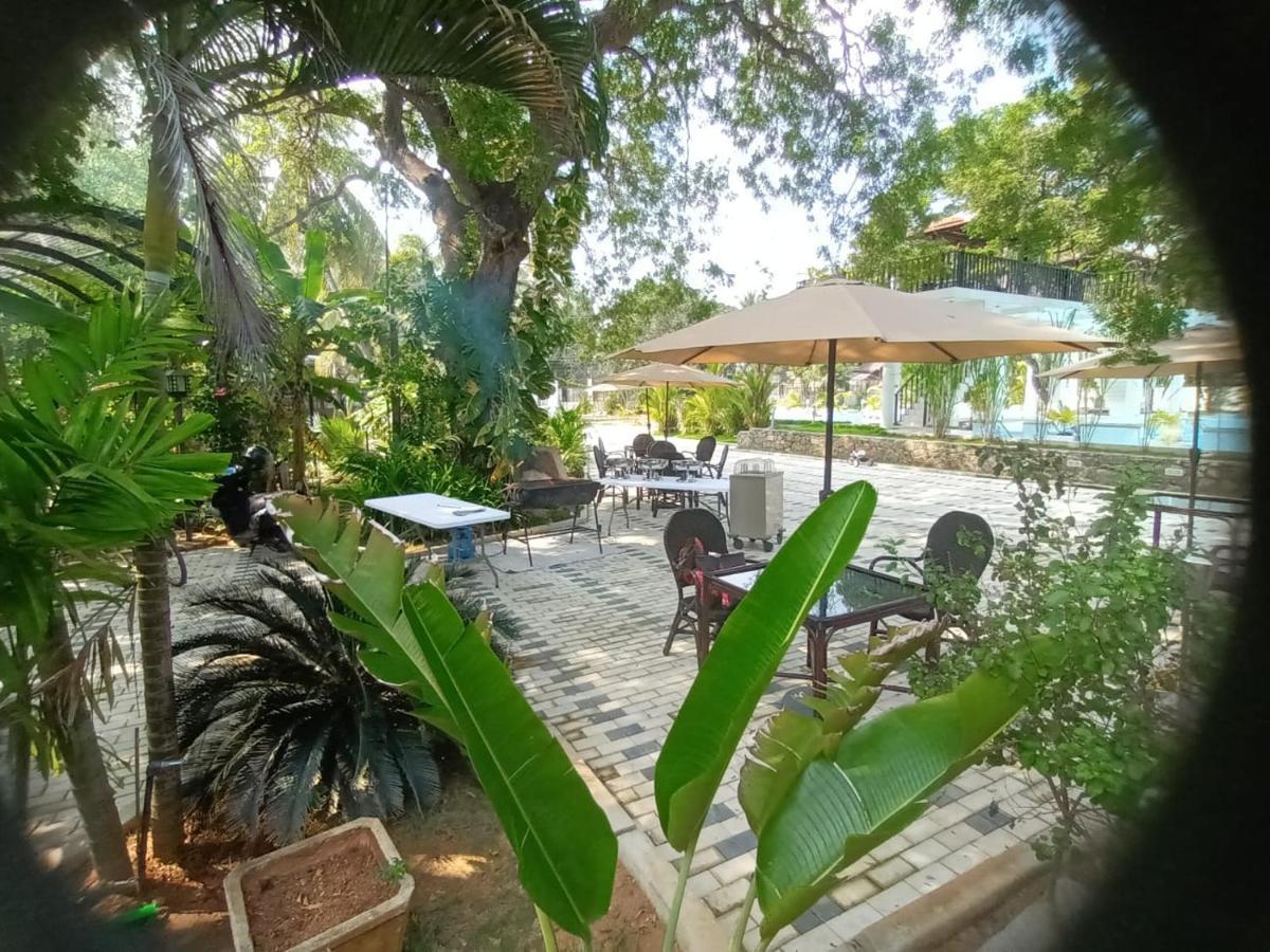 Lucky Beach Resort تريكونامالاي المظهر الخارجي الصورة