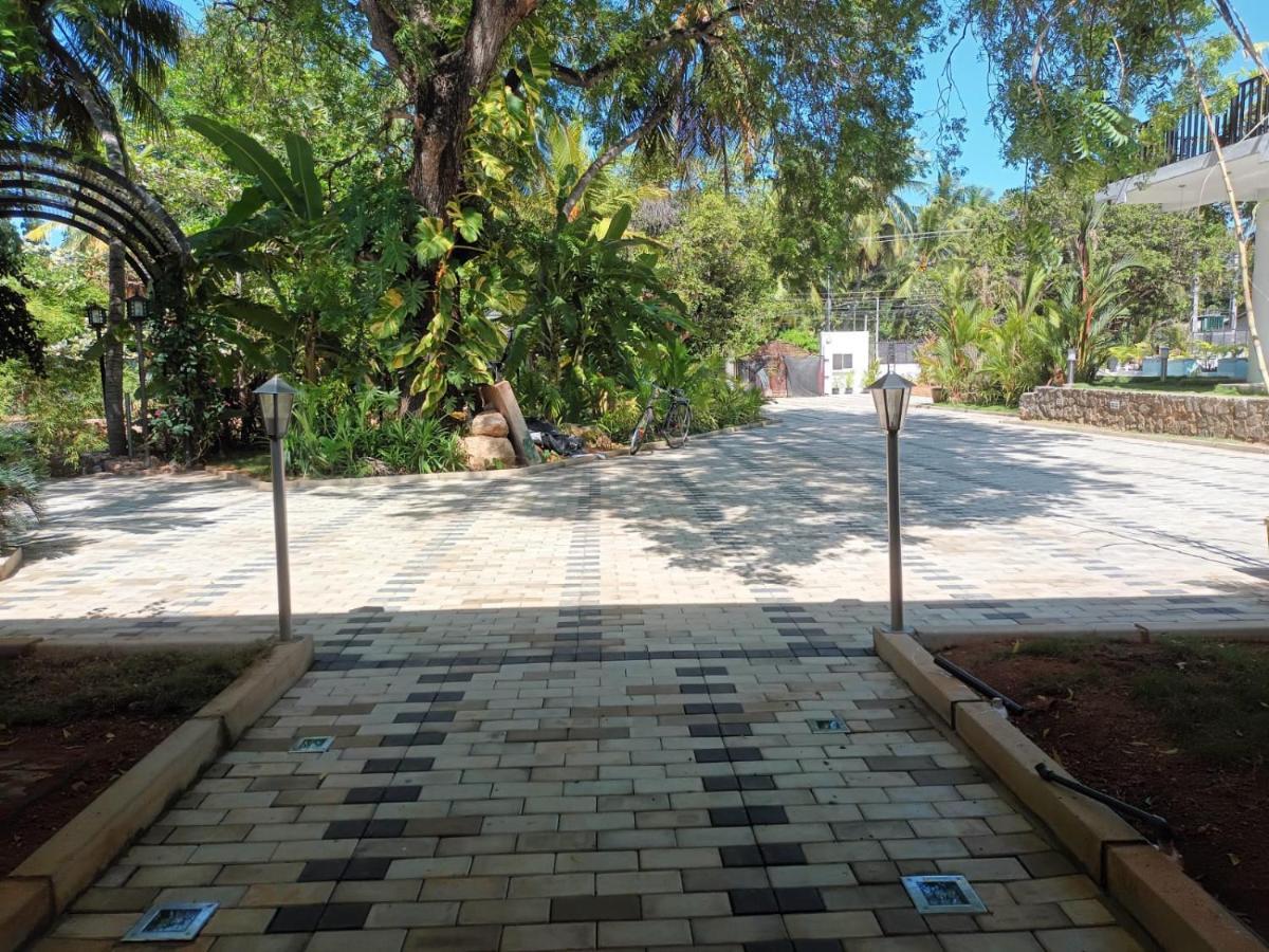 Lucky Beach Resort تريكونامالاي المظهر الخارجي الصورة