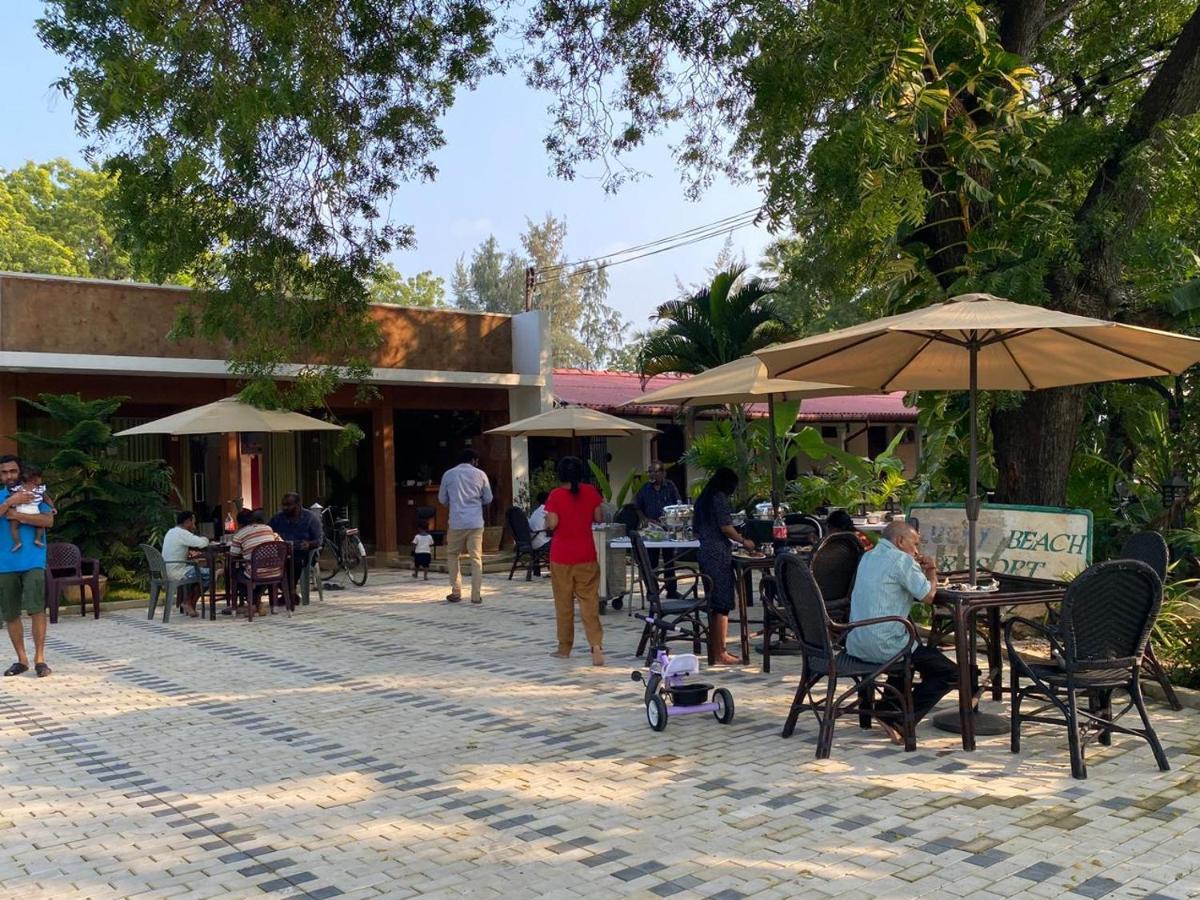 Lucky Beach Resort تريكونامالاي المظهر الخارجي الصورة