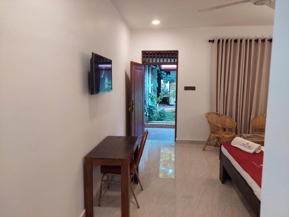 Lucky Beach Resort تريكونامالاي المظهر الخارجي الصورة