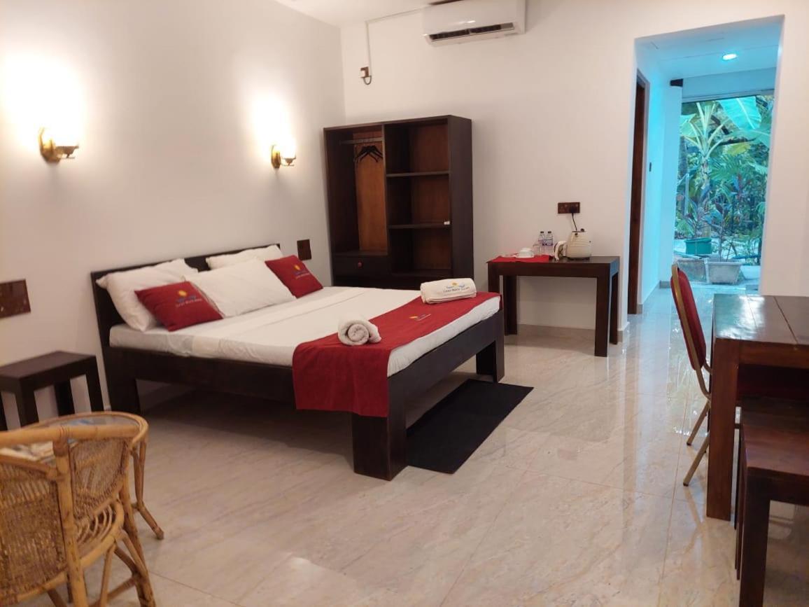 Lucky Beach Resort تريكونامالاي المظهر الخارجي الصورة