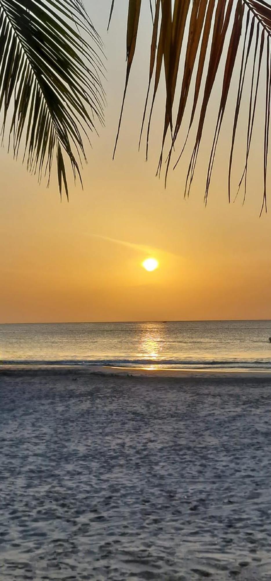 Lucky Beach Resort تريكونامالاي المظهر الخارجي الصورة