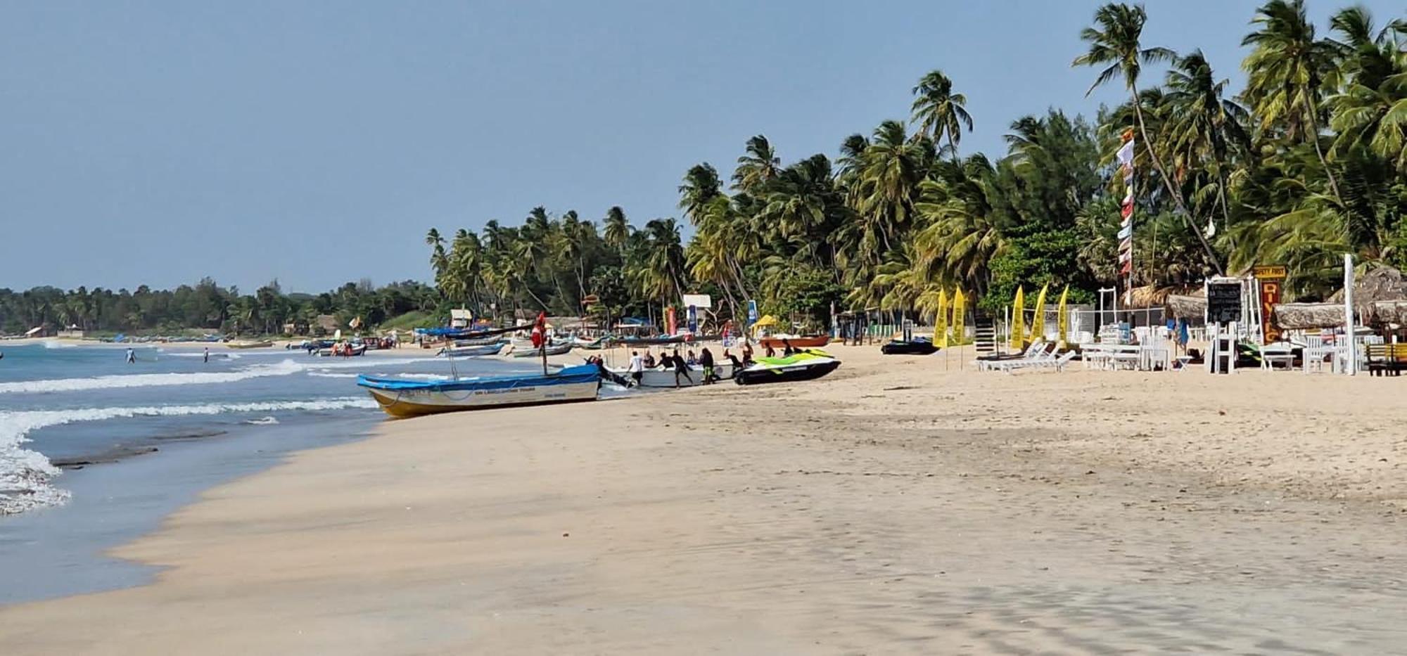 Lucky Beach Resort تريكونامالاي المظهر الخارجي الصورة